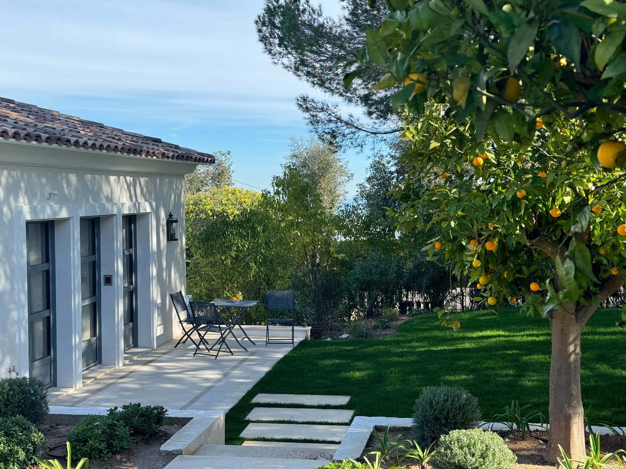 Guest House Garden at Villa Palace de Lys