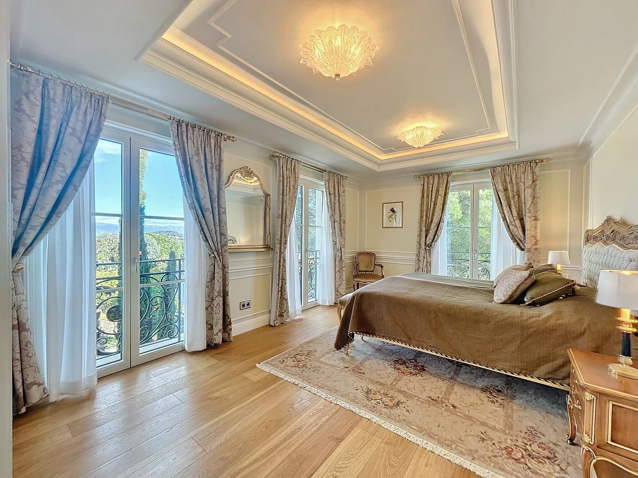 Warm Bedroom at Villa Palace de Lys