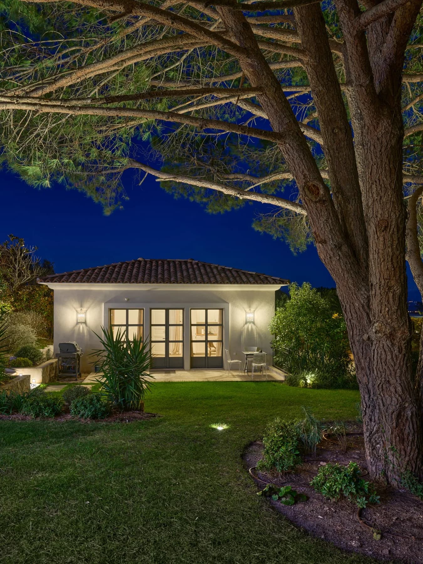 Guest House at Night at Villa Palace de Lys